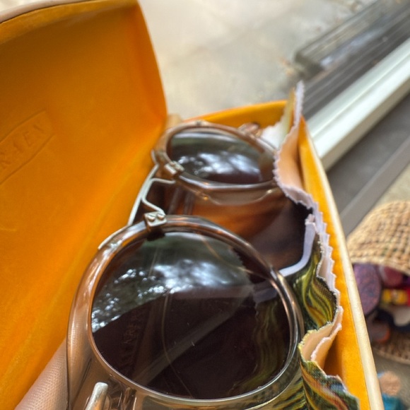 Krewe St. Louis sunglasses in clear and silver - Picture 6 of 6